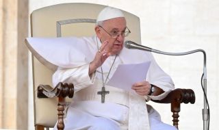 Папа Франциск: Джендър идеологията е опасна идеологическа колонизация