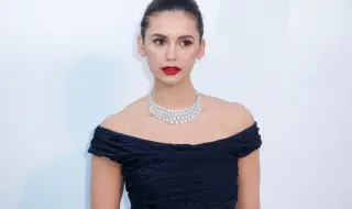 Нина Добрев показа палава татуировка на бюста си (СНИМКА)