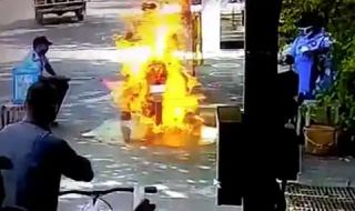 Мотоциклетист пламна, докато дезинфекцираха мотора му