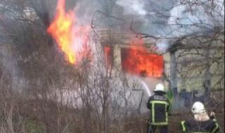 Коледни лампички подпалиха къща във Великотърновско