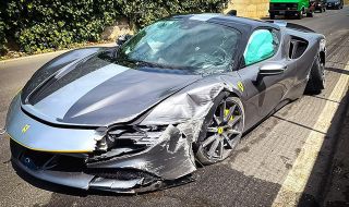 Най-бързото Ferrari се удари в бетонна стена