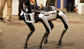САЩ дават на Украйна роботизирано куче