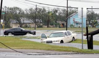 Бурята „Имелда“ уби четирима в САЩ