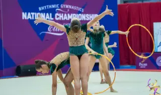 Гимнастичките от ансамбъла ни засега са седми в многобоя за Световната купа в София