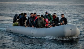 Турция е спряла мигранти, опитали да преминат в България с надуваема лодка
