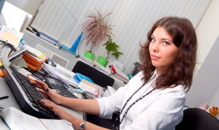 8-часа пред компютъра. Болки във врата