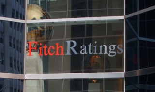 И „Фич“ плаши САЩ за рейтинга