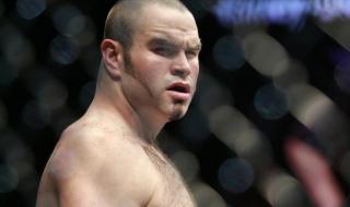 ММА боец умря по време на боксов мач (ВИДЕО)