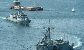 Австралия ще позволи на Великобритания да използва военноморската й база