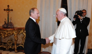Берлускони става посланик на Русия във Ватикана?