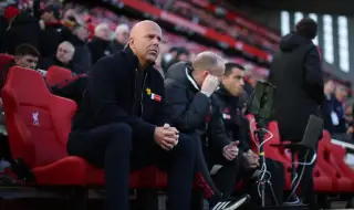 Слот ще води Ливърпул и през следващия сезон