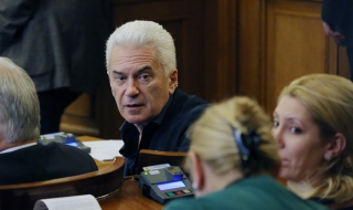 Създадоха Временна комисия за снемане на имунитета на Сидеров