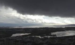 Валежите временно спират