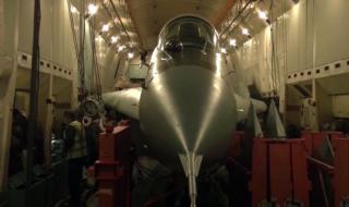 Министерството на отбраната на Русия показа как самолет превозва друг самолет (ВИДЕО)