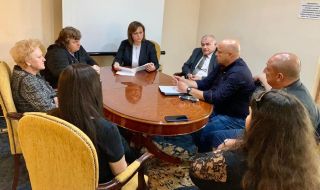 Нинова: Г-н министър, спрете продажбата на общинските болници