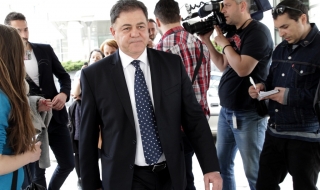 Ненчев даде показания за разследване по договори за униформи