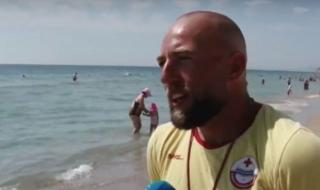 В Несебър: спасител извади със сила пиян румънец от морето