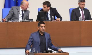 Радостин Василев: Денков да подаде оставка пред НС още днес. Няма да обясните тази сглобка на хората с Шенген и еврозона
