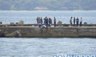 Труп на мъж с прерязано гърло изплува до Първа буна във Варна