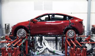 Tesla се похвали с 4 милиона произведени коли (ВИДЕО)