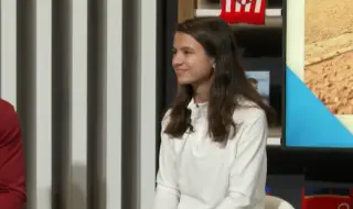 Ива Иванова с победа над руски тандем на двойки в Тунис