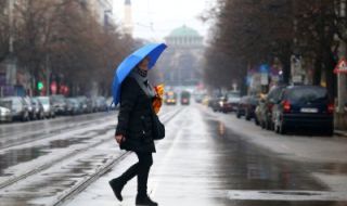 Остава дъждовно, но топло за сезона