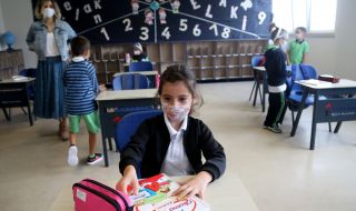 Училищата в малките селища в Турция отвориха врати