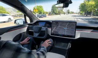 Подобреният автопилот на Tesla идва през септември