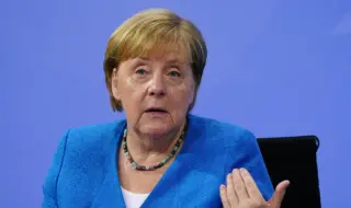 Armaments and Talks - Merkel Recommends Cold War Tactics to Deter Russia 