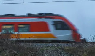 Влак на 330 км/ч: как се пътува над 1000 км за 4 часа в Китай