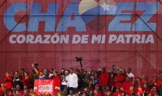Чавес се кандидатира отново за президент