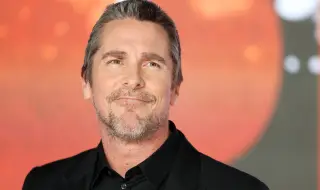 Крисчън Бейл възхити с вида си на премиерата на "Булката!" (СНИМКА)