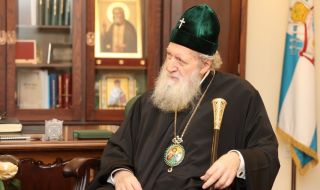 Българският Патриарх Неофит лично назначи свещеници от София, които ще поемат богослуженията в Руската църква