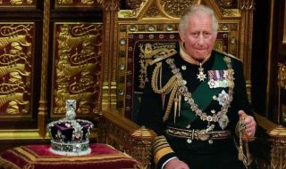 The Guardian: Чарлз вече е крал, но коронацията може да е след месеци
