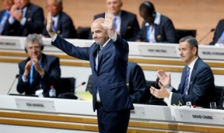 И президентът на ФИФА замесен с "Досиетата Панама"