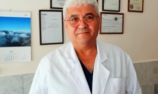 Пребитият лекар е в съзнание, контактен е