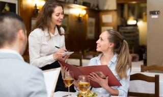Как ресторантите ни залагат психологически капани