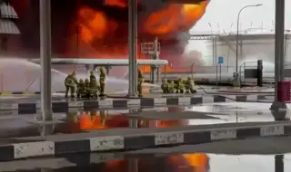 След нови ирански атаки: Огромни пожари бушуват на летището в Кувейт и в завод в Бахрейн 