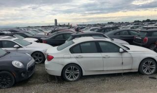 Шест години над 3000 нови BMW-та стоят изоставени в полето (ВИДЕО)