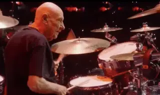 Бил Уорд, легендарният барабанистът на Black Sabbath, посреща 78 г. веган и въздържател
