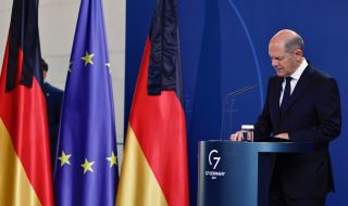 Шолц: Кралица Елизабет Втора имаше легендарно чувство за дълг