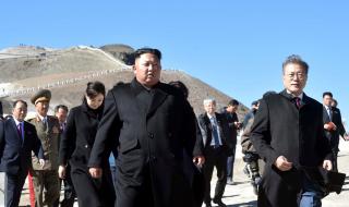 Ким Чен-ун изкачи свещен вулкан