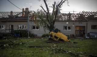 Мисията ни продължава да следи ситуацията в Чехия след опустошителното торнадо