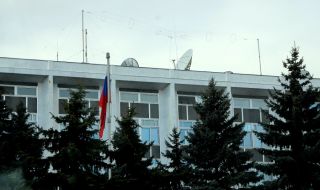 Обявените за персона нон грата, руски дипломати, напуснаха страната