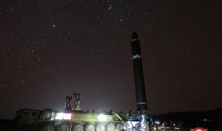Северна Корея отново изстреля балистични ракети