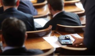 Бюджетната комисия обсъжда купуването на още F-16