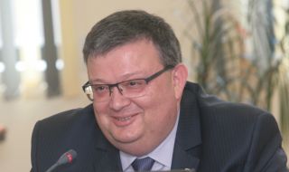 Цацаров се жалва на Европа за готвената реформа в КПКОНПИ