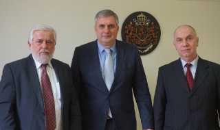 Калфин: Най-важно е да съхраним младите