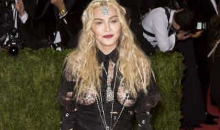 Купонът няма край за Мадона в Пулия (СНИМКИ+ВИДЕО)