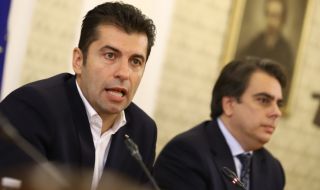 Кирил Петков: ДПС и ГЕРБ искат вот с хартия, за да си върнат чувалите